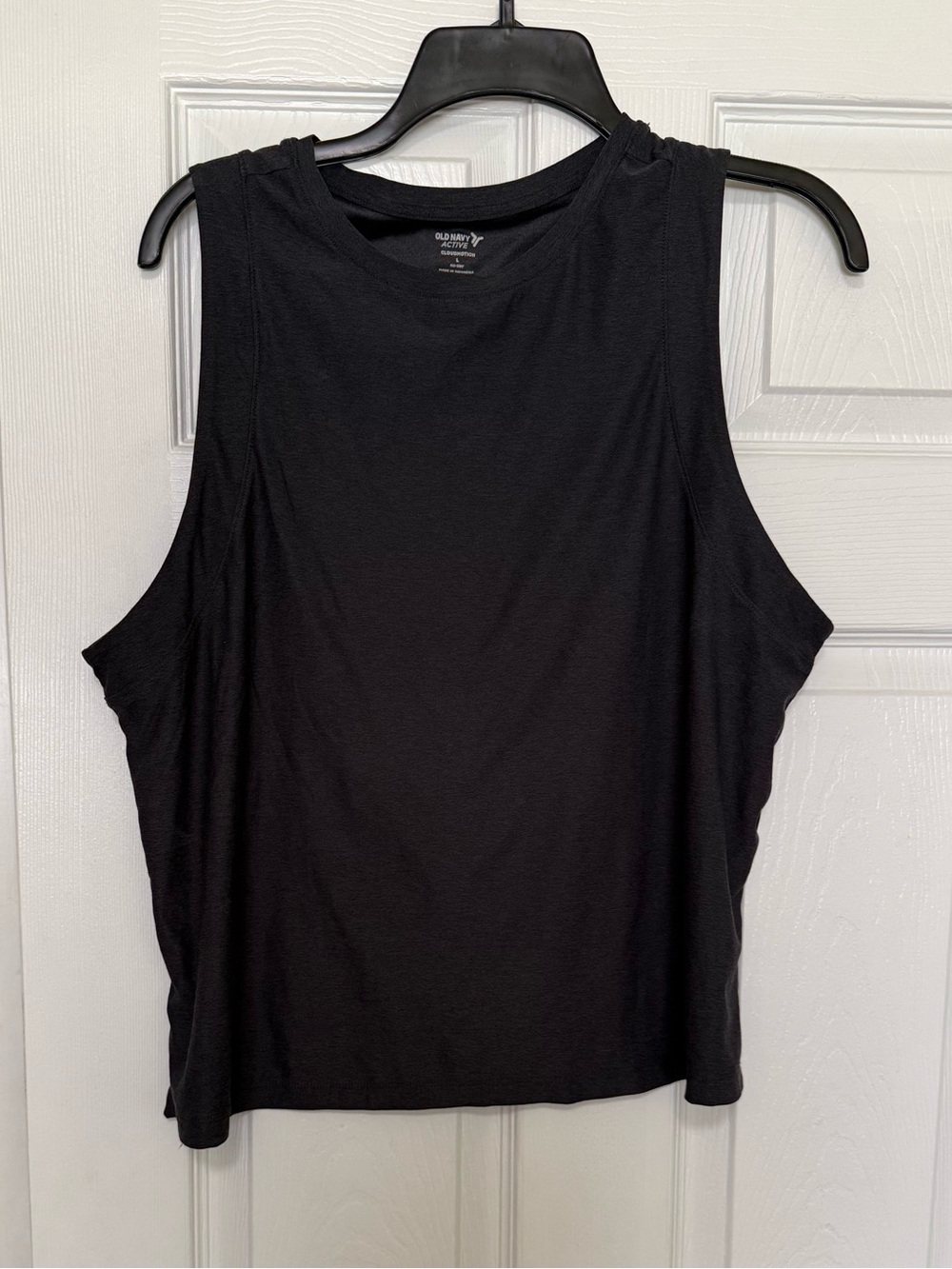Old Navy Black Women's Sleeveless Crewneck Tank